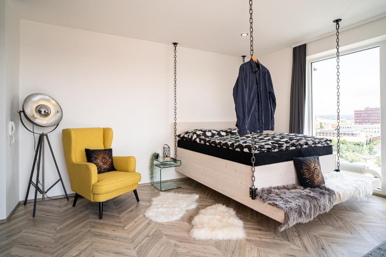 Zeppelin Studio With An Industrial View - Brno Apartamento Exterior foto