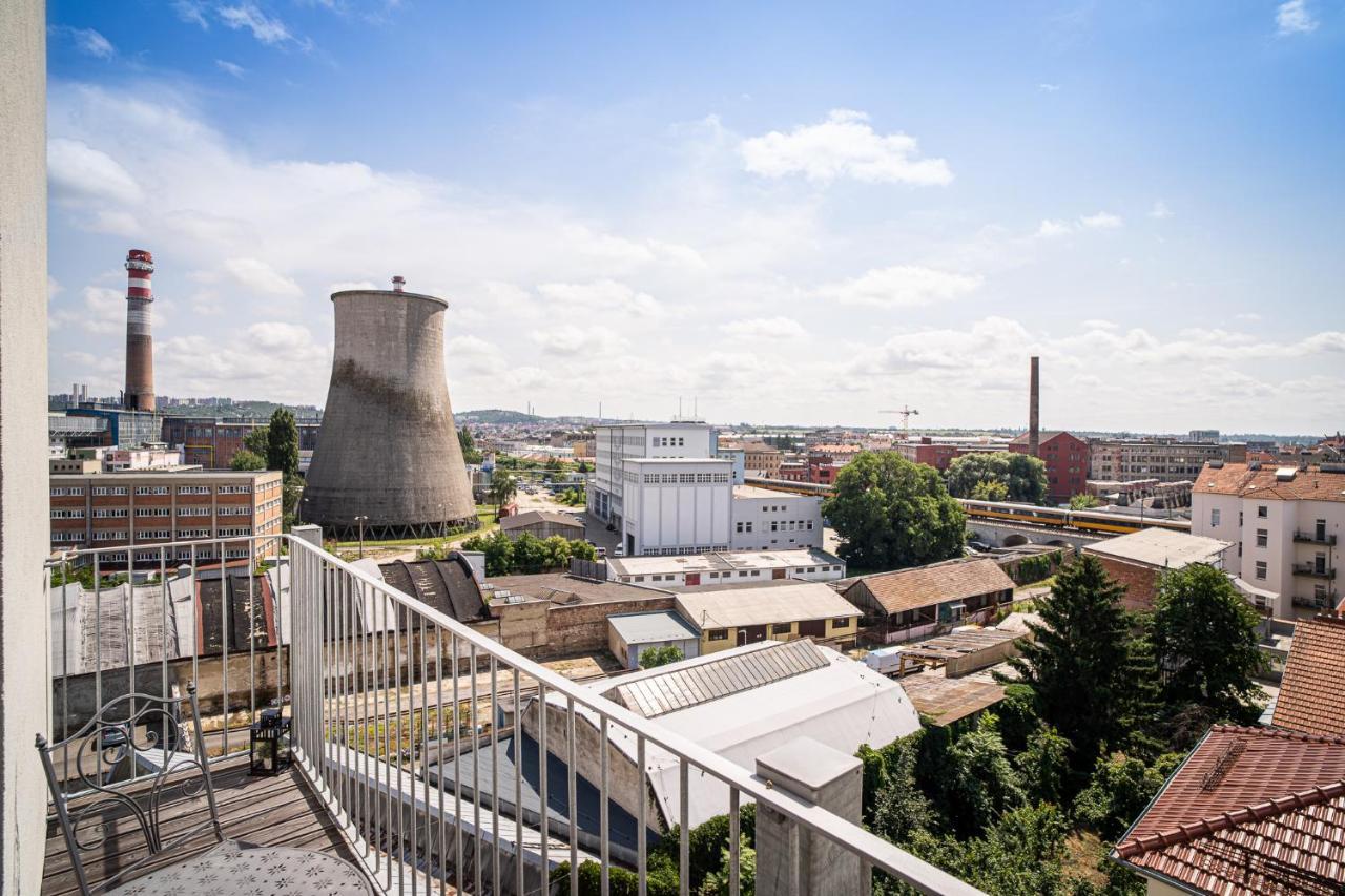 Zeppelin Studio With An Industrial View - Brno Apartamento Exterior foto
