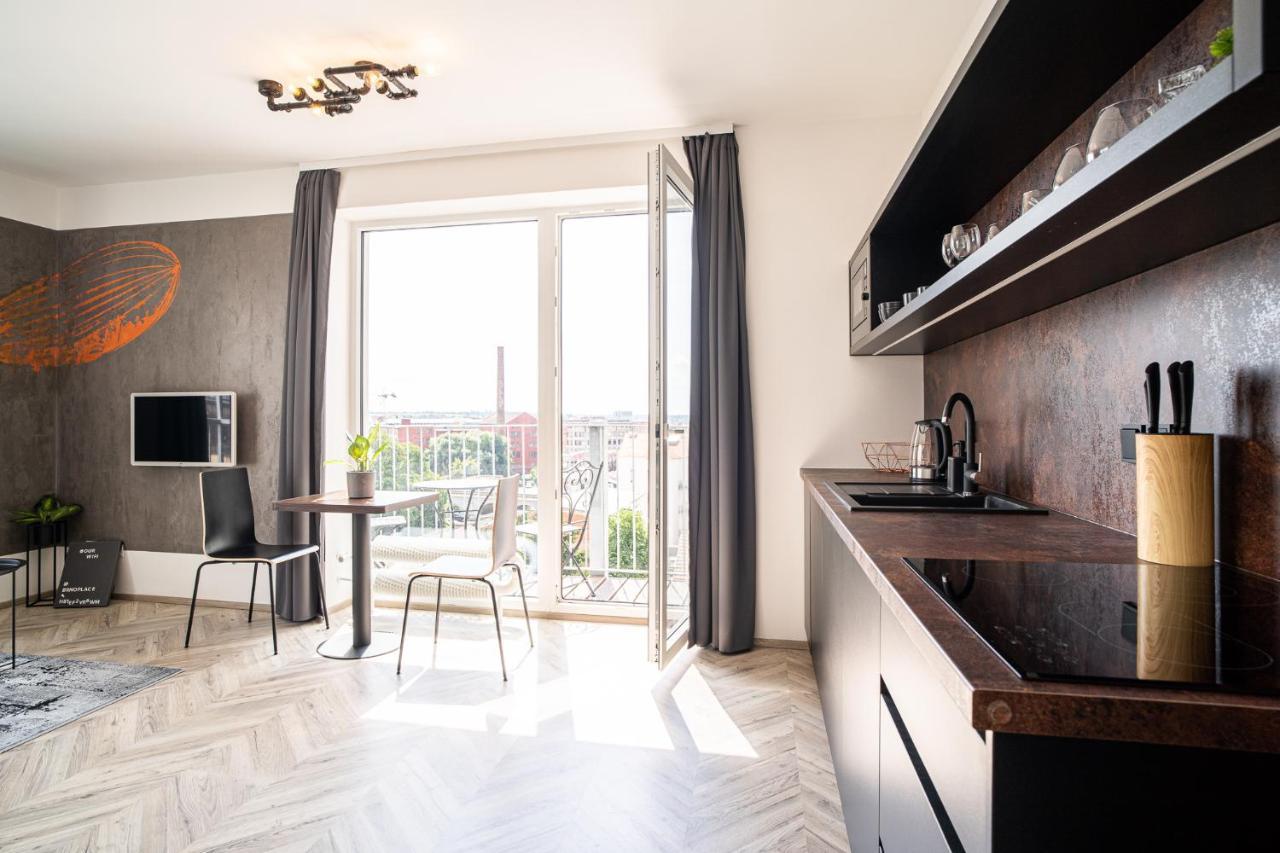Zeppelin Studio With An Industrial View - Brno Apartamento Exterior foto